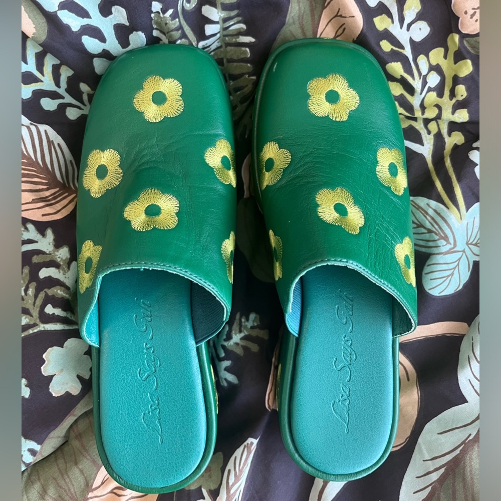 Lisa Says Gah Dakota Clogs